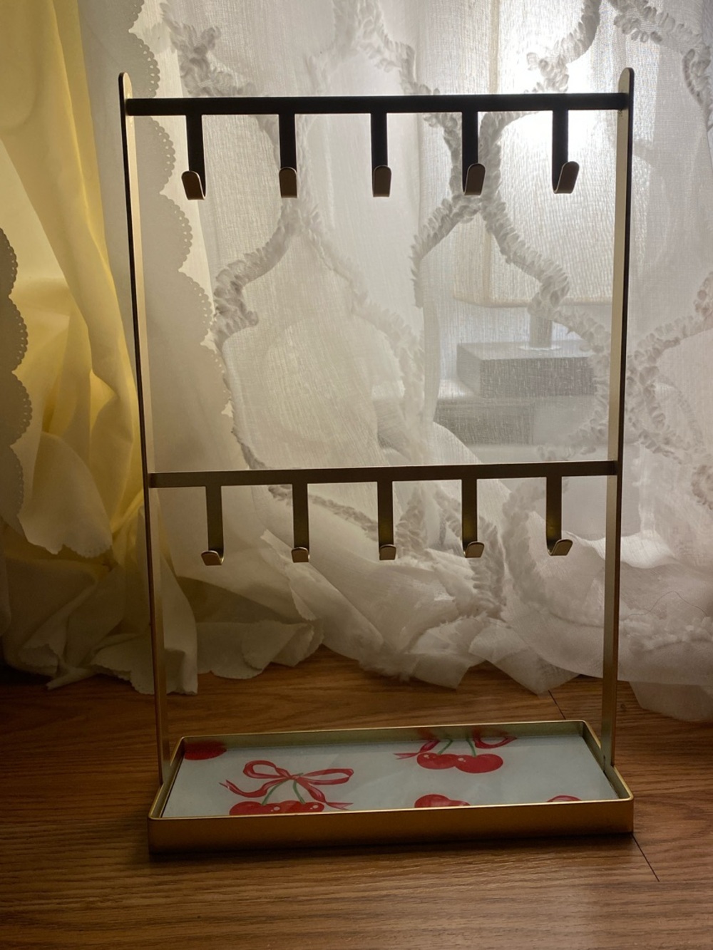 Jewelry necklace holder